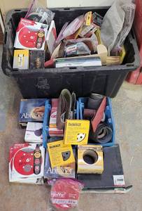 lot 209 image: LARGE LOT OF SANDING PAPERPADS IN ASSORTED SIZES AND STYLES AS SHOWN.