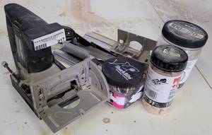 lot 217 image: PORTER CABLE PLATE JOINER MODEL 556 WITH ACCESSORIES AS SHOWN.