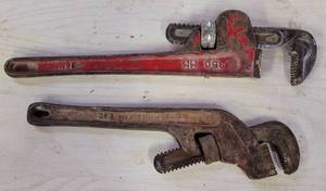 lot 229 image: LOT OF 2 PIPE WRENCHES IN STYLES SHOWN. (1) 14 AND (1) 12. (YOUR BID X 2)
