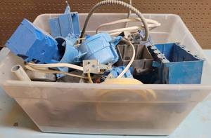 lot 284 image: CONTAINER LOT OF ASSORTED ELECTRICAL ITEMS AS SHOWN. NICE MIXED LOT