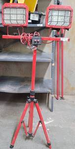 lot 307 image: COMMERCIAL ELECTRIC PORTABLE WORK LIGHTS WITH TRIPOD STAND AS SHOWN.
