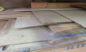 lot 372 image: LOT OF ASSORTED WOOD IN VARIOUS SIZES AND STYLES AS SHOWN.