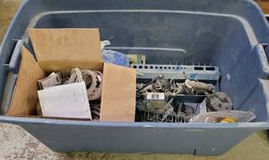 lot 424 image: LARGE LOT OF ASSORTED ITEMS AS SHOWN. CHECK IT OUT