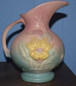 lot 5 image: Vintage Hull Pitcher from 1930s1940s, Magnolia Flower Design