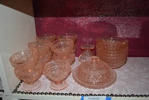 lot 252 image: Holiday Depression Glass 7 Bowls, 12 Ice Cream Dishes ( One has chip), Covered Butter Dish