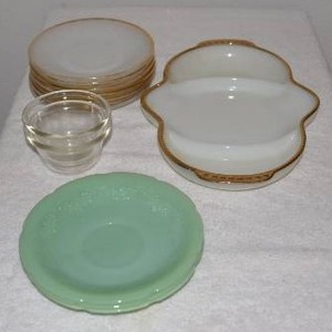 lot 259 image: Fire King Lot 3 Green Saucers, White Relish Tray With Gold Trim, White Saucers with Gold Trim Plus Pyrex Cups