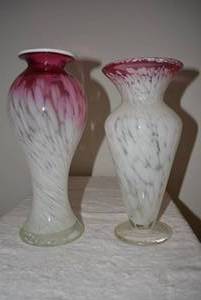 lot 67 image: Murano Cranberry and White Speckled Glass Vases