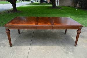 lot 91 image: Ashley Dining Table, Cherry Finish Model D276-35