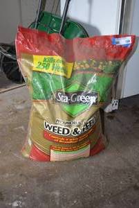 lot 108 image: Sta-Green, Weed & Feed Bag, Unopened