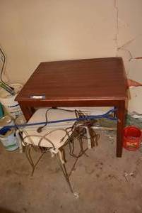 lot 133 image: Small Desk and Wire Frame Vanity Chair