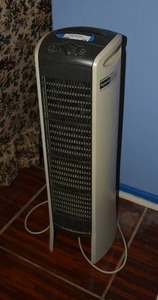 lot 24 image: Sharper Image Germicidal Air Purifier