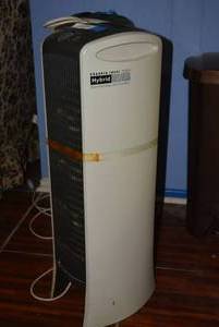 lot 25 image: Sharper Image Germicidal Air Purifier