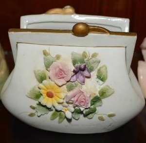 lot 31 image: Limoges Trinket Box, Ceramic Flower Purse
