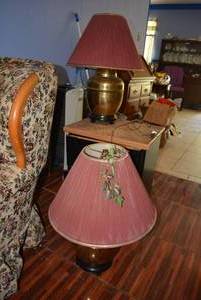 lot 27 image: Small End Table and 2 - 1980s Style Brass Base Lamp