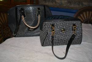 lot 49 image: Purses Guess and Tommy Hilfiger Please Preview