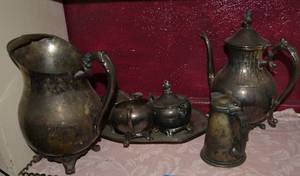 lot 281 image: Silver Plate Serving Dishes Water Pitcher, Cream and Sugar Set
