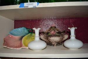 lot 280 image: 2 Portugese Vases, Hand Made Italian Ceramic Dish, Italian 3 Leaf Ceramic Tray