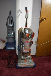lot 288 image: Hoover Mach 5 Vacuum Cleaner Model U5194-900
