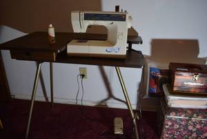 lot 286 image: Kenmore Sewing Machine Model 1278191 and Sewing Table