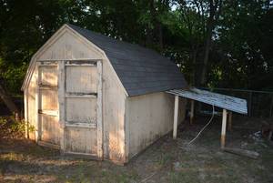 lot 306 image: Wooden Storage Building and Contents, see pictures
