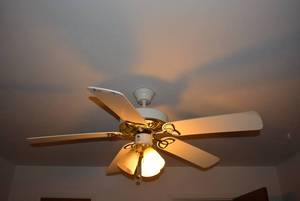 lot 193 image: Harbor Breeze White Ceiling Fan, 4 Blades