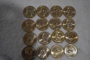 lot 489 image: 16 Presidents $1 Coins