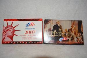 lot 528 image: 2007 US Mint 7 Silver Proof Coins Plus 10 of 14 Proof Coins and US Mint Presidential $1 Coin Proof Set