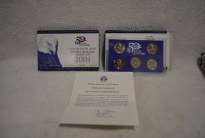 lot 424 image: 2 Sets of 2001 US Mint State Quarter Proof Sets with Certificates