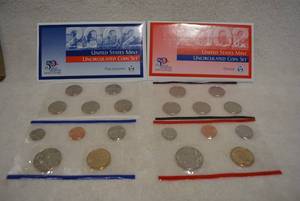 lot 471 image: 2002 US Mint Uncirculated Coin Set (1 D-Mint, 1 P-Mint)