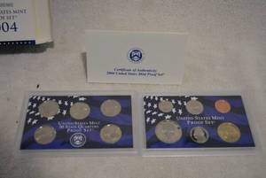 lot 462 image: Set of 3- 2004 US Mint Proof Set with Certificates
