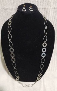 lot 552 image: Signed,boxed Lia Sophia (1986-2014) Share The Love Of Jewelry 20L flat link chain w 3 extender and matching ear wire earrings.