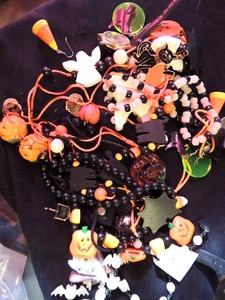 lot 51 image: Jewelry