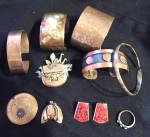 lot 58 image: Jewelry