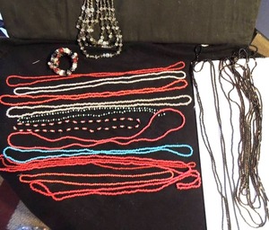 lot 57 image: Jewelry