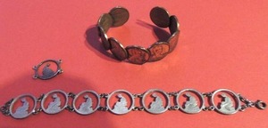 lot 40 image: Jewelry