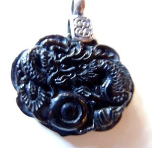 lot 47 image: Jewelry