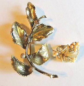 lot 11 image: Jewelry