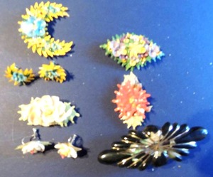 lot 62 image: Jewelry