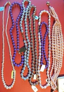 lot 67 image: Jewelry