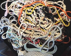 lot 87 image: Jewelry