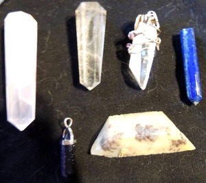 lot 92 image: Jewelry