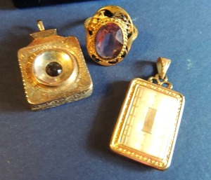 lot 206 image: Antique Gold Filled