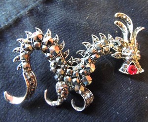 lot 101 image: Jewelry