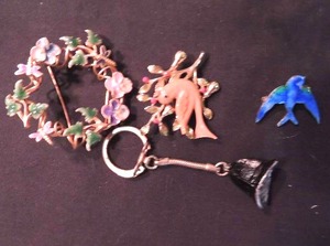 lot 114 image: Jewelry