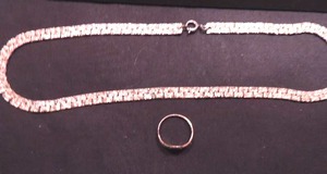 lot 105 image: Jewelry