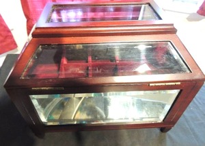 lot 7 image: Jewelry