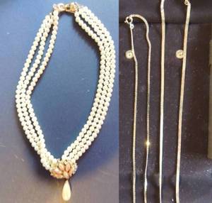 lot 102 image: Jewelry