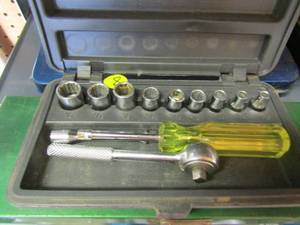 lot 22 image: Complete socket set in green case and blue case partial socket set