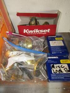lot 99 image: Box of Brinks and Quick lock set door locks