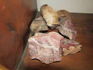 lot 100 image: 6 agate rocks